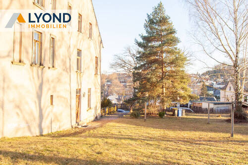 Blick zur Straße - 1 Zimmer Mehrfamilienhaus, Wohnhaus in Kirchberg