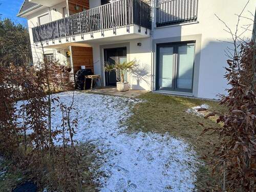 Terrasse + kleiner Garten - 