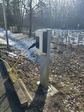 Stellplatz mit E- Ladesäule - 