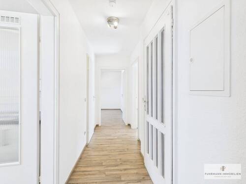 Flur - 2 Zimmer Etagenwohnung in Saarbrücken