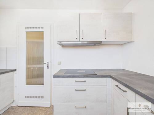 Küche mit EBK 2 - Etagenwohnung mit 51,40 m&sup2; in Saarbrücken zur Miete