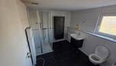 Badezimmer - Mehrfamilienhaus, Wohnhaus mit 225,00 m&sup2; in Rechberghausen zum Kaufen