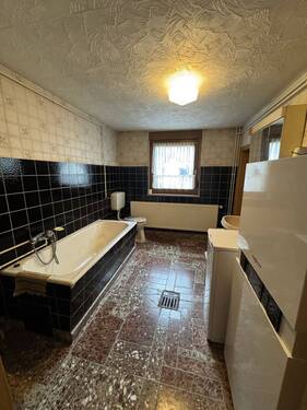 Badezimmer im EG - Einfamilienhaus mit 124,20 m&sup2; in Gebesee zum Kaufen