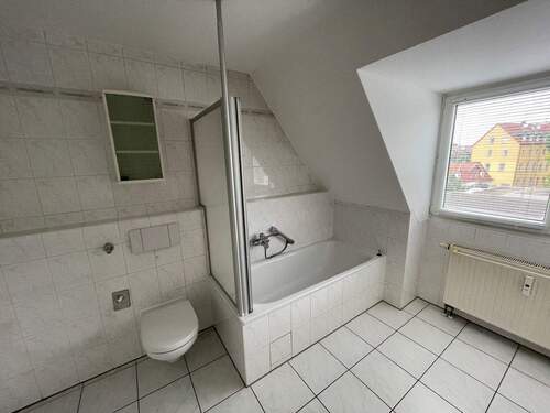 Tageslichtbad mit Wanne - 