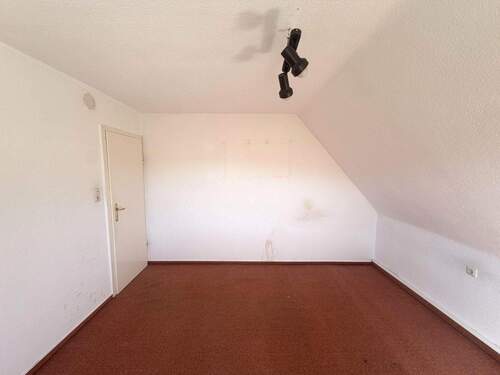 OG: Schlafzimmer aus anderer Richtung - 