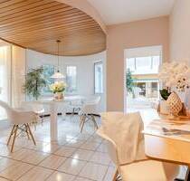 Attraktives Wohnensemble mit 5 Stellplätzen, 2 Garagen und Potenzial zur individuellen Gestaltung - Mainz Hechtsheim