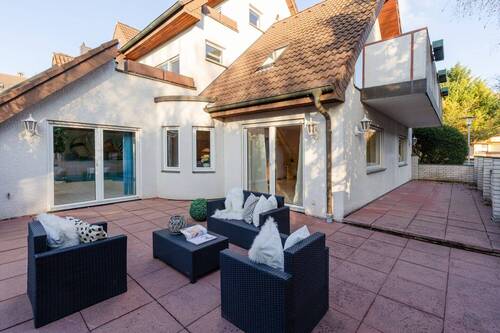 großzügige Terrasse - 1 Zimmer Mehrfamilienhaus, Wohnhaus in Mainz