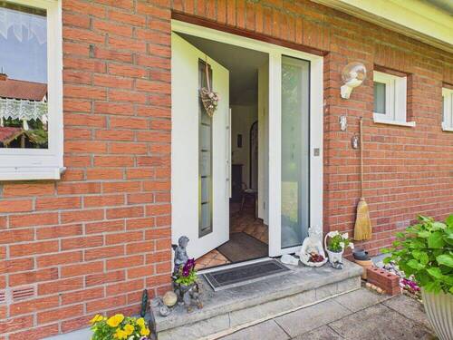 Eingang - Einfamilienhaus mit 188,00 m&sup2; in Bitburg zum Kaufen