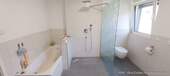 Dusche und Wanne - 