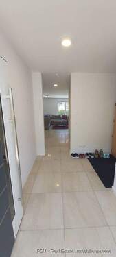 Eingangsbereich - Reihenmittelhaus mit 215,00 m&sup2; in Flörsheim / Weilbach zum Kaufen