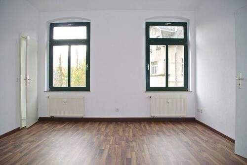 Wohnzimmer - Etagenwohnung mit 272,10 m&sup2; in Chemnitz zum Kaufen