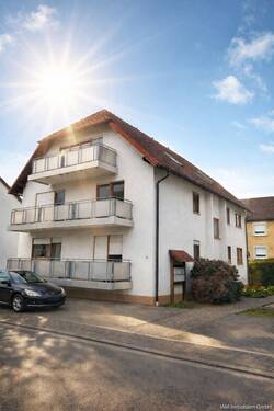 Bild 1 - Charmante 2-Zimmer-Wohnung mit XXL-Balkon in ruhiger Lage