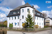 Hausansicht - Sonnige Eigentumswohnung mit Stellplatz - Wohnen in der Nähe vom Bürgerpark in OelsnitzErzgebirge
