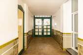 Eingan Treppenhaus - 