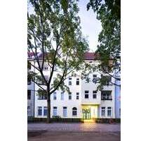 Wohnen im Grünen und doch stadtnah: 2-Zimmer-Altbaucharme mit Balkon in Reinickendorf! - Berlin