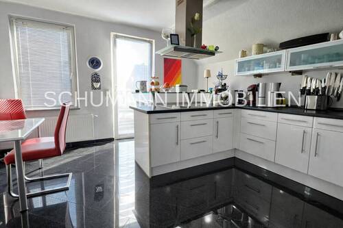 1. OG Moderne und geräumige Essküche - 