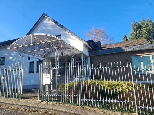 Ansicht vorne - 2 Zimmer Einfamilienhaus zum Kaufen in Remagen