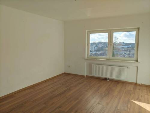 Wohnzimmer - 2 Zimmer Etagenwohnung zur Miete in Pirmasens