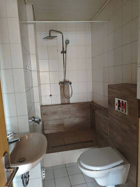 Dusche/WC - Etagenwohnung mit 55,00 m² in Pirmasens zur Miete