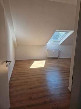 Zimmer 3 - Etagenwohnung mit 90,00 m² in Sa zur Miete