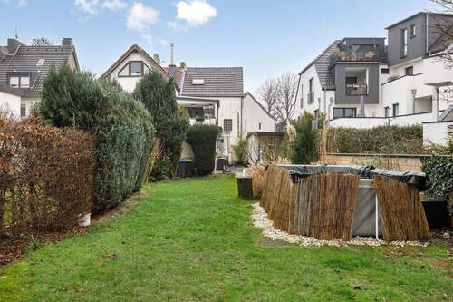 Gartenansicht - 5 Zimmer Mehrfamilienhaus, Wohnhaus zum Kaufen in Hürth