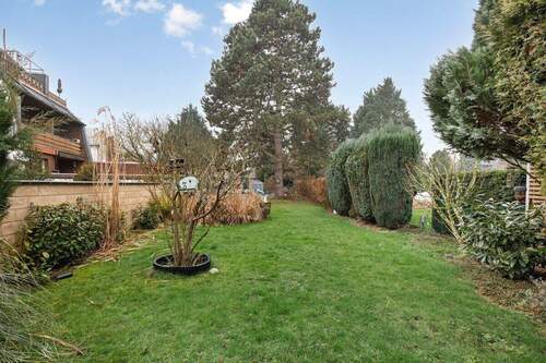 Garten - 5 Zimmer Mehrfamilienhaus, Wohnhaus in Hürth