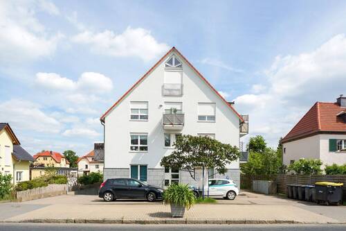 Hausansicht - 3 Zimmer + bezugsfrei + Weixdorf