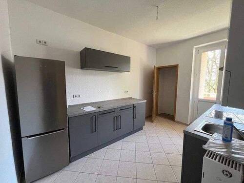 Küche mit Einbauküche - 3 Zimmer Etagenwohnung in Zwickau