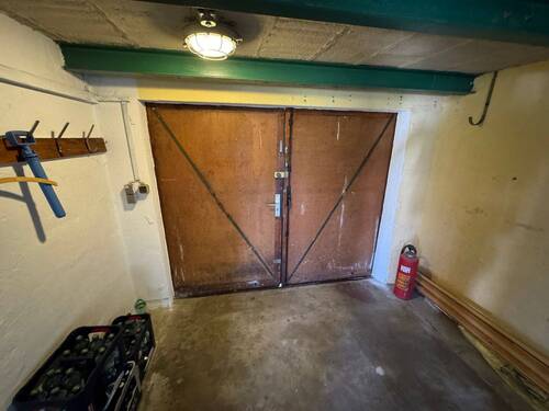 Garage - 