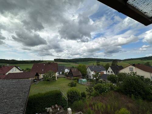Aussicht vom Küchenbalkon - Mehrfamilienhaus, Wohnhaus mit 180,00 m² in Neubrunn zum Kaufen