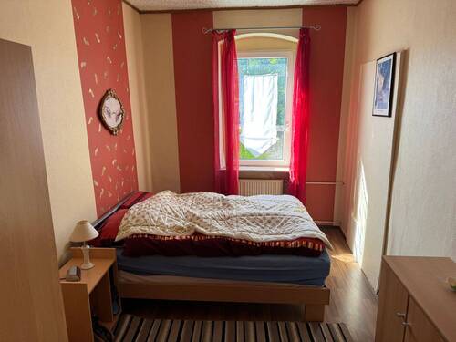 Zimmer - 5 Zimmer Mehrfamilienhaus, Wohnhaus zum Kaufen in Bernburg