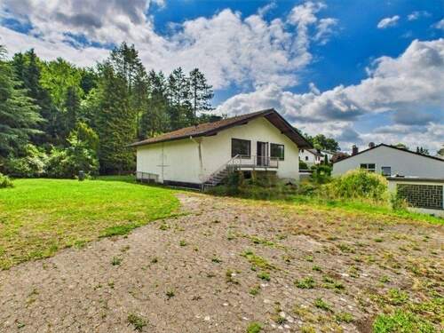 Einfamilienhaus Außenansicht - 6 Zimmer Einfamilienhaus in Horn-Bad Meinberg