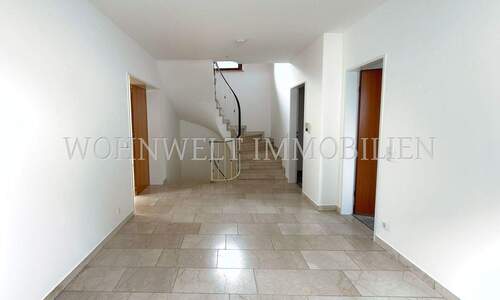 Diele - 5 Zimmer Einfamilienhaus in Karlsfeld / Rothschwaige