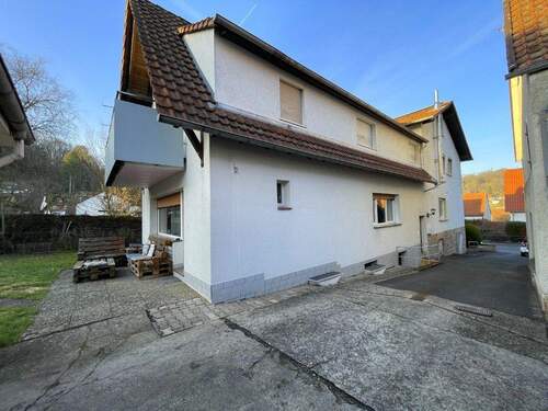 3 Wohnungen und Nebengebäude - 414.000,00&nbsp;EUR Kaufpreis, ca.&nbsp; 252,00&nbsp;m&sup2;&nbsp;Wohnfl&auml;che