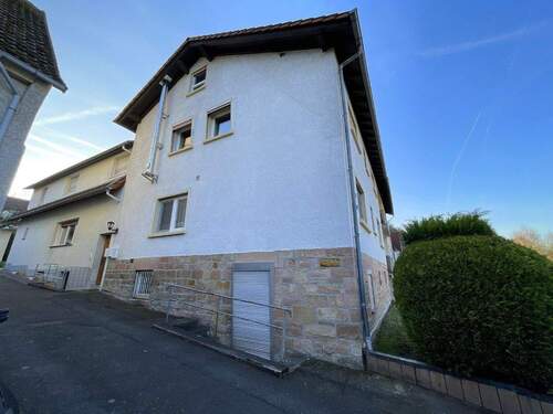 Hausansicht - 3 Zimmer Mehrfamilienhaus, Wohnhaus in Bad Orb