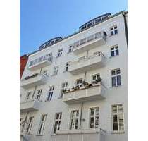 Nahe Boxhagener Platz: vermietete, ruhige ETW im Altbau mit West-Balkon - Berlin Friedrichshain