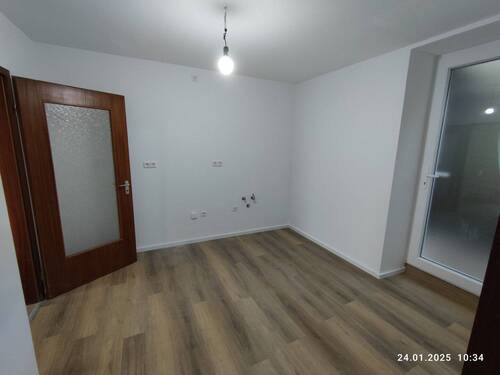 Durchgangszimmer als Abstellbereich - 4 Zimmer Einfamilienhaus in Karlsruhe