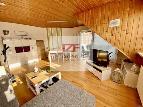 Wohnzimmer #2 - Etagenwohnung mit 75,00 m&sup2; in Altdorf bei Nürnberg zur Miete
