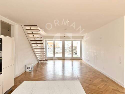 Wohnzimmer - 4 Zimmer Etagenwohnung in Düsseldorf