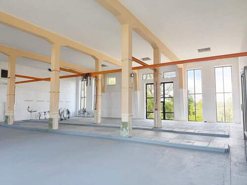 Ausstellungshalle - 