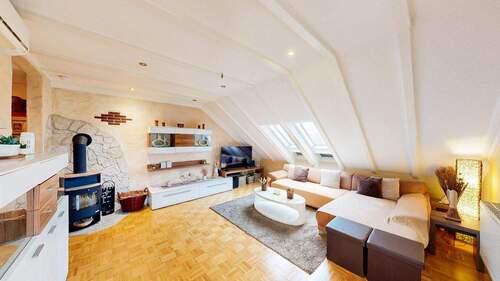 Wohnbereich - 5 Zimmer Etagenwohnung zum Kaufen in Eisingen