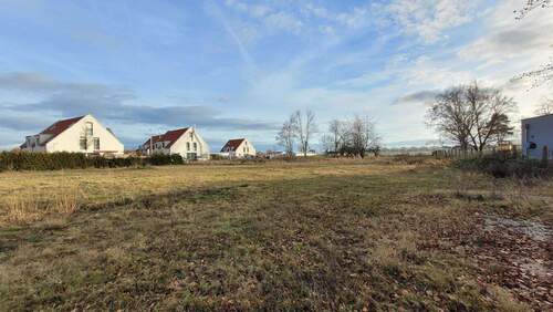 Grundstück - Grundstück mit Baugenehmigung für Doppelhaushälfte in Nürnberg-Höfles