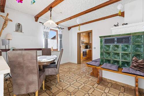 EG Essen - Kachelofen - 