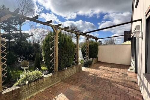Terrasse mit Gartenblick - 6 Zimmer Einfamilienhaus in Stockelsdorf