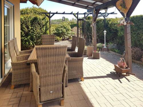 Terrasse mit Zugang vom Wohn- u. Schlafzimmer - 5 Zimmer Einfamilienhaus in Schwepnitz