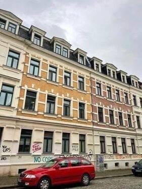 Hausansicht - Zwei-Raum-Wohnung mit Balkon - 550,00&nbsp;EUR Kaltmiete, ca.&nbsp; 43,00&nbsp;m&sup2;&nbsp;Wohnfl&auml;che