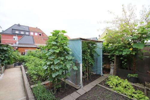 Gemüsegarten - Mehrfamilienhaus, Wohnhaus mit 250,00 m&sup2; in Ahlen zum Kaufen