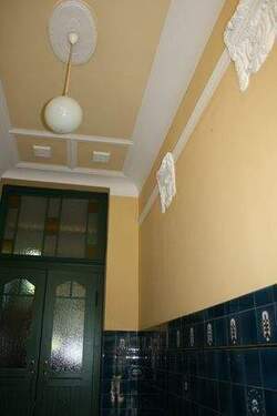 Hauseingang - 2 Zimmer Etagenwohnung zur Miete in Chemnitz