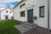 Hauszugang - 4 Zimmer Einfamilienhaus zum Kaufen in Hattenhofen
