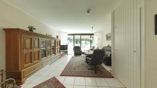 Wohnzimmer - 3 Zimmer Etagenwohnung zum Kaufen in Ratingen